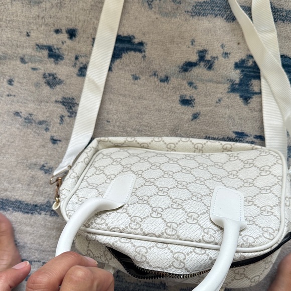 Fashion bags White Crossbody Bag with Green and Red Stripes - Picture 5 of 7